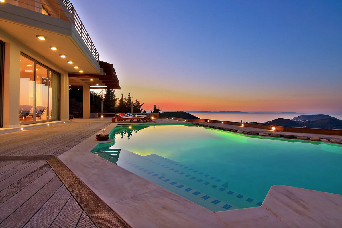 Luxury Holiday Villa with Pool and Sea Views
