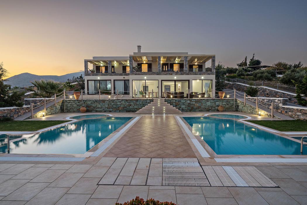 Large Villa with Heated Pool for many Guests, Crete 1