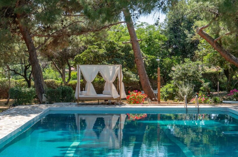 Holiday Villa in South Athens, near Lagonissi. Rental Villas Athens Greece