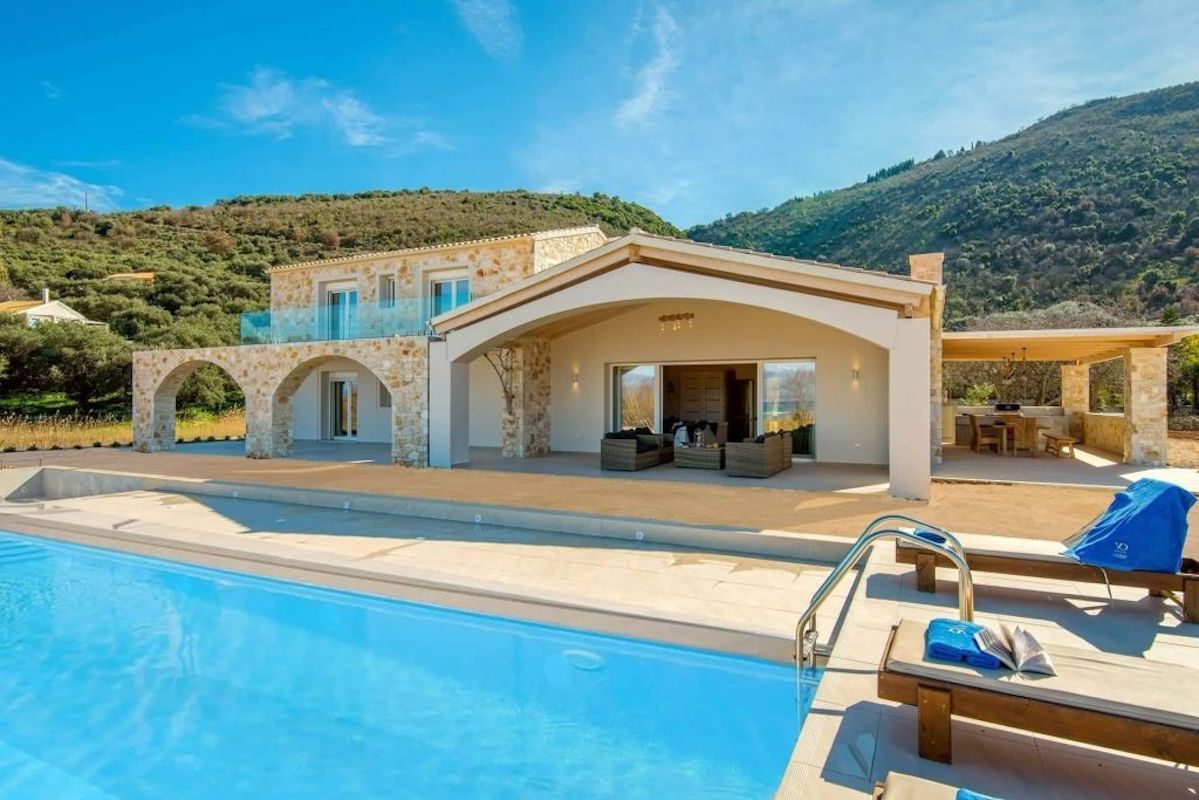 Seafront Holiday Villa in Corfu, Rent Villas Corfu. Holiday Villas in Greece 1